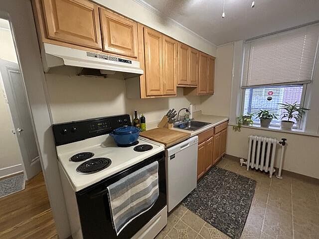 1st image of 90 Grove St #C3
