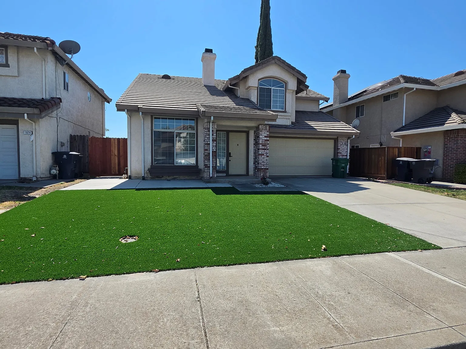 3 bed, 2.5 bath, 1570 sqft, $3,100 — Photo 3