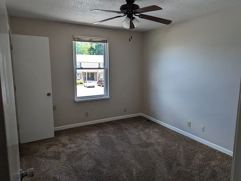 521 Hietts Ln #2 — Photo 8