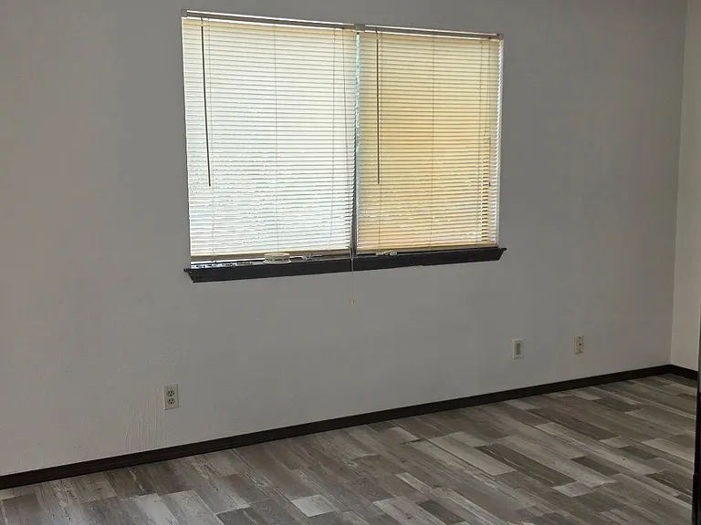404 Rainbow Ct SE #A — Photo 8