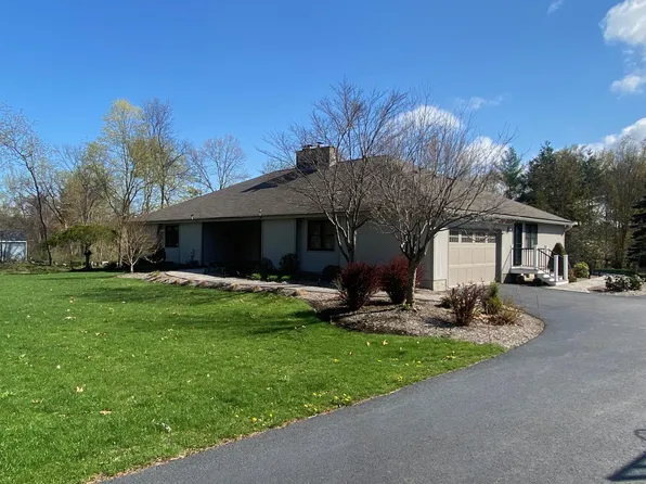 147 Coburn Rd, Berlin, MA 01503