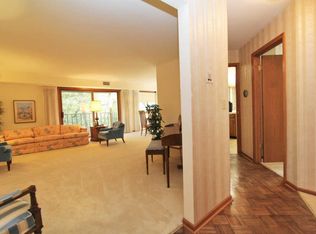 7234 N Green Bay Ave UNIT 210, Glendale, WI 53209