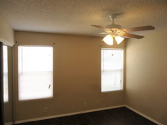 5553 W Shangri La Rd — Photo 6