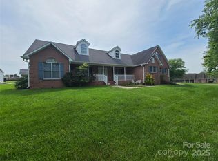 110 Kimberly Dr, Kings Mountain, NC 28086