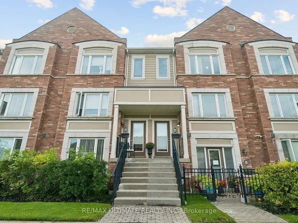 26 Walter Dove Ct, Aurora, ON L4G 0S8
