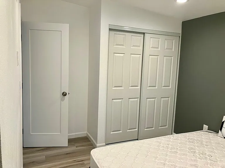 4833 Rushden Ave — Photo 9