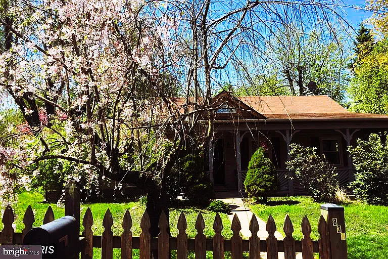 1838 Lusby Pl — Photo 2