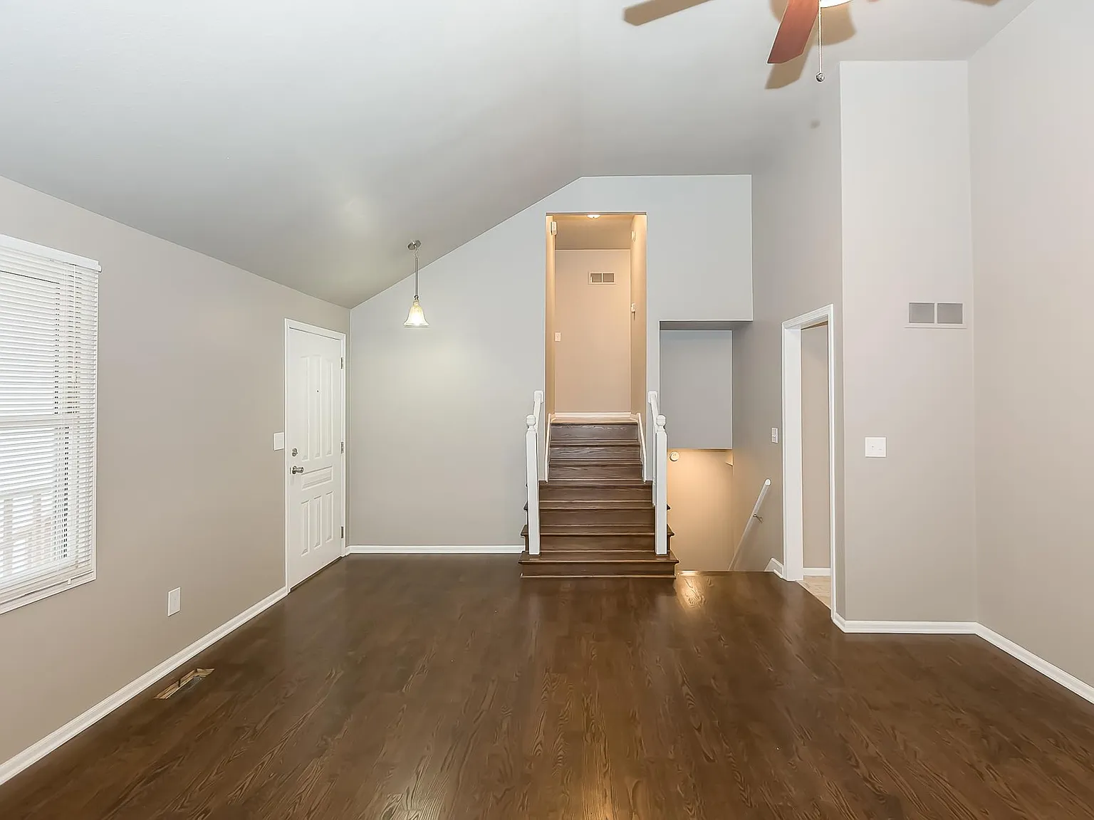 3 bed, 2.5 bath, 1950 sqft, $2,525 — Photo 4