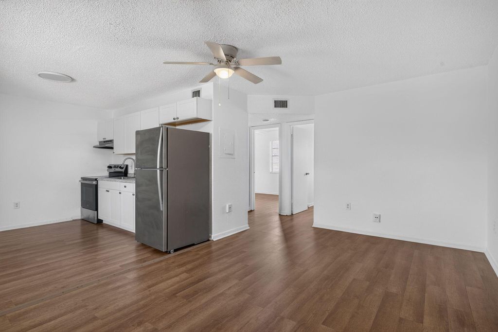 1300 NW 2nd Ave APT 12, photo 4