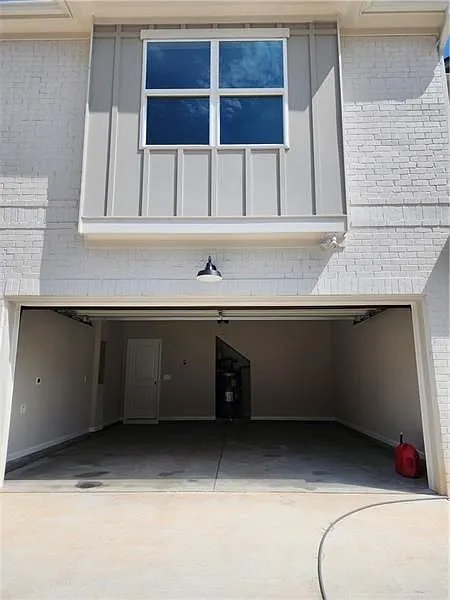 3 bed, 3.0 bath, 2357 sqft, $2,700 — Photo 3