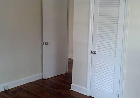 2nd image of 1018 Willowbrook Dr #1
