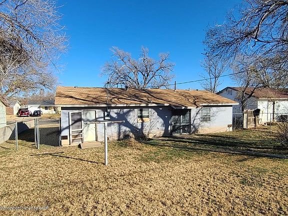 3rd image of 3109 Oak Dr