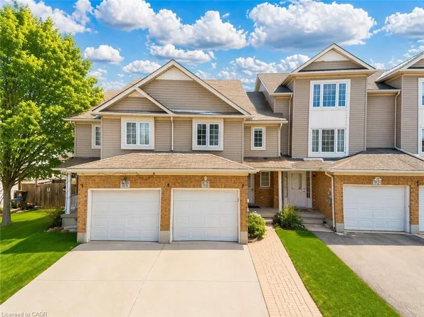 90 Donnenwerth Dr, Kitchener, ON N2E 4C9