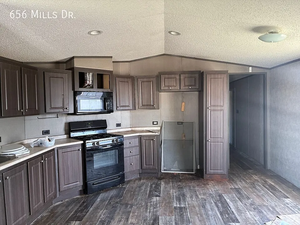 656 W Mills Dr