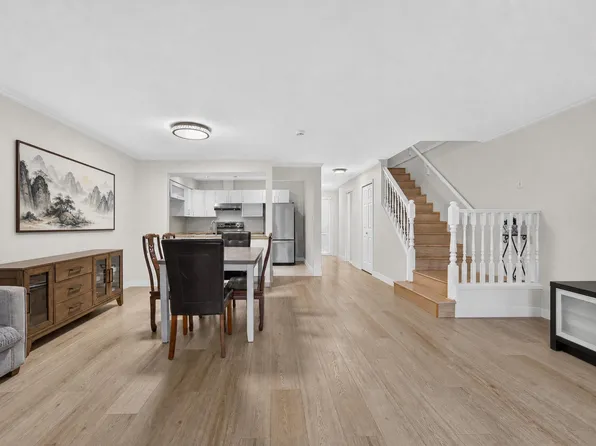 8031 General Currie Rd #8, Richmond, BC V6Y 1L9