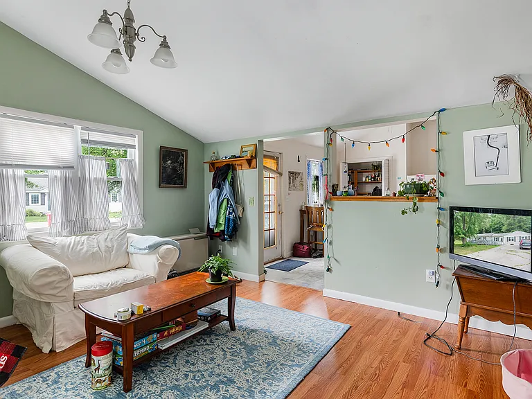 225 Bean Rd #B — Photo 2