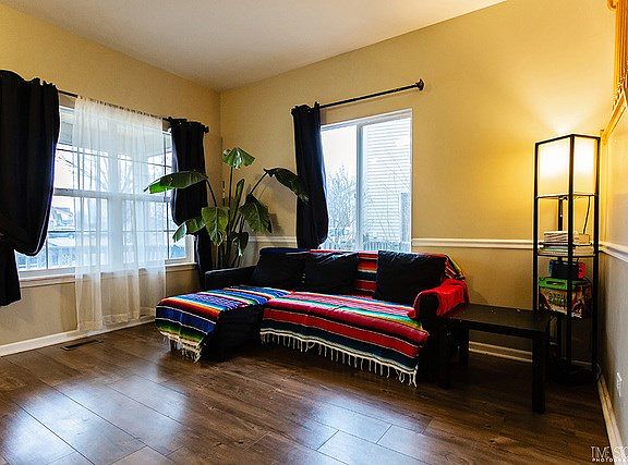 3rd image of 2130 Rebecca Cir