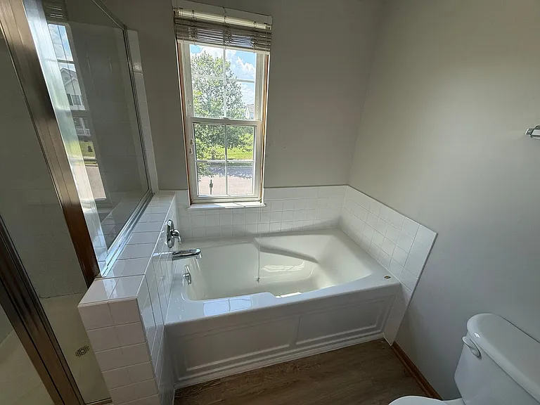 544 Sycamore Dr — Photo 16