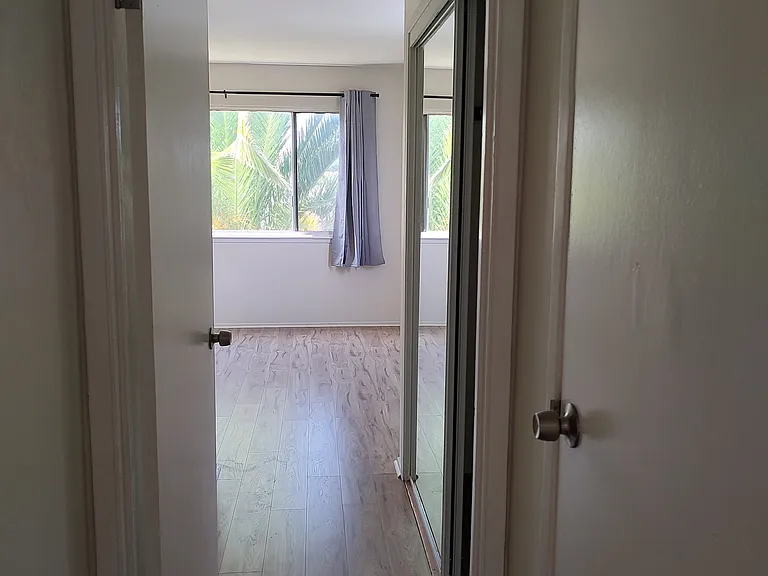 8001 Bancroft Ave #D — Photo 7