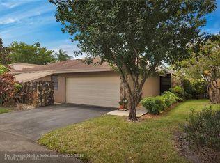 117 Kensington Rd, Hollywood, FL 33021