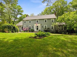 8 Buttonwood Dr, Simsbury, CT 06070