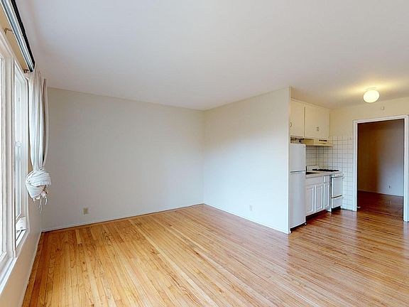 4th image of 561 41st Ave APT 2