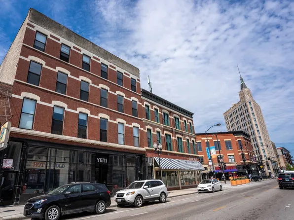 1572 North Milwaukee