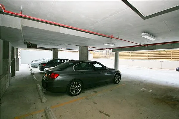 Rented by R New York | media 11