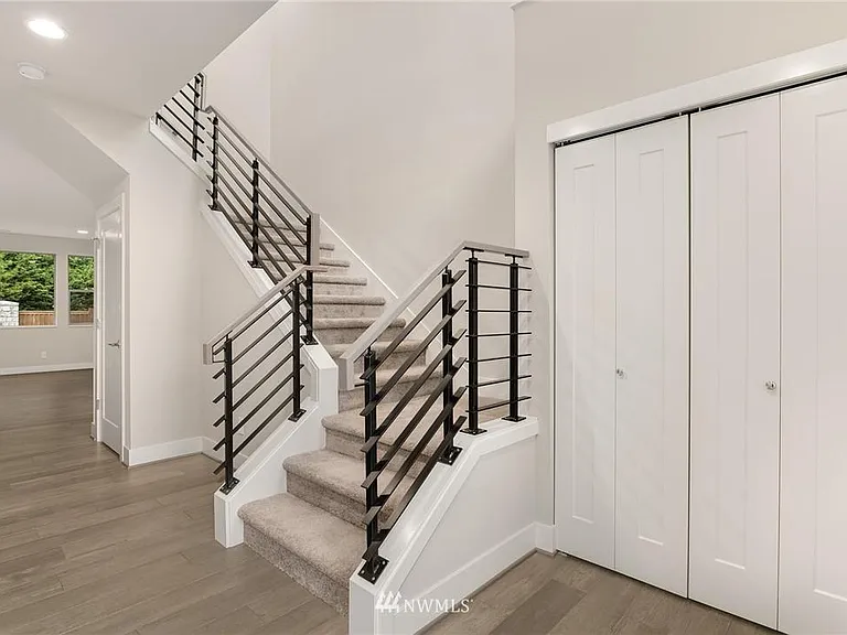 23526 SE 36th Ct — Photo 2