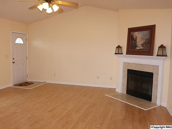 4th image of 104 Greenlea Ln