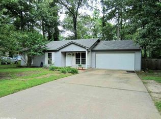 921 Edgehill Dr, Benton, AR 72015