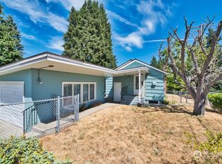 2906 19th St, Bremerton, WA