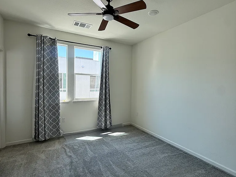 2992 Lina St #4 — Photo 8