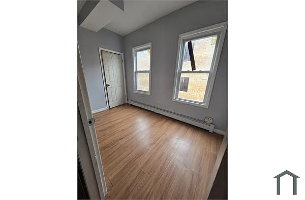 Building Photo - 261 N 19th St #2