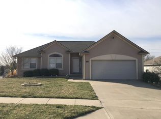 1001 NW Dogwood Dr, Grain Valley, MO 64029