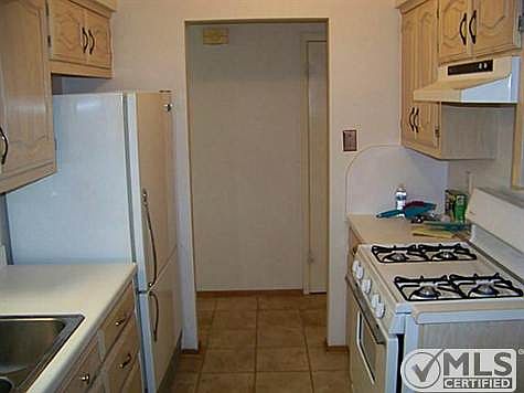 4th image of 1625 Laurel Ln