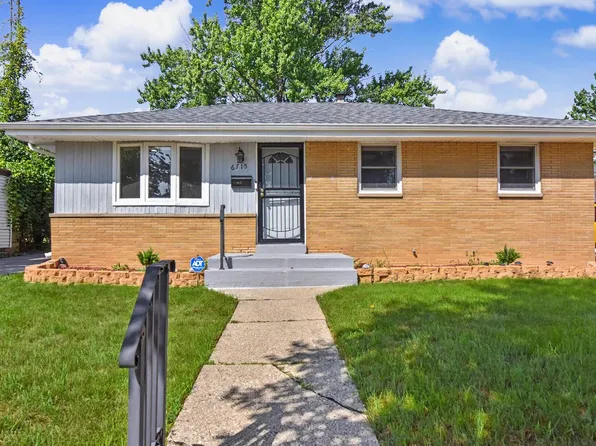 6715 N 78th STREET, Milwaukee, WI 53223