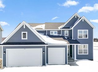 553 Waterford Pl, Waconia, MN 55387