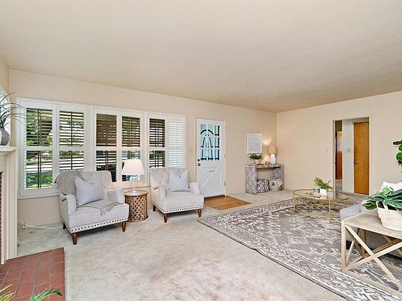 5th image of 804 N Elspeth Way
