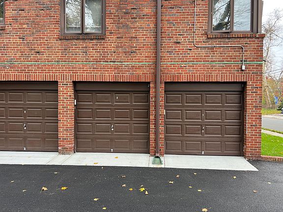 2nd image of 530 Broad Ave #1-18