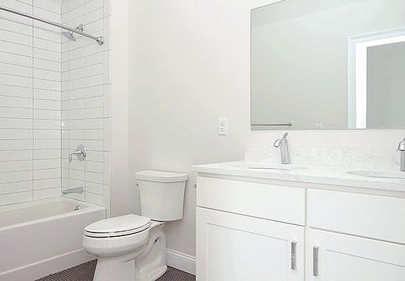 5th image of 120 Washington St #U402