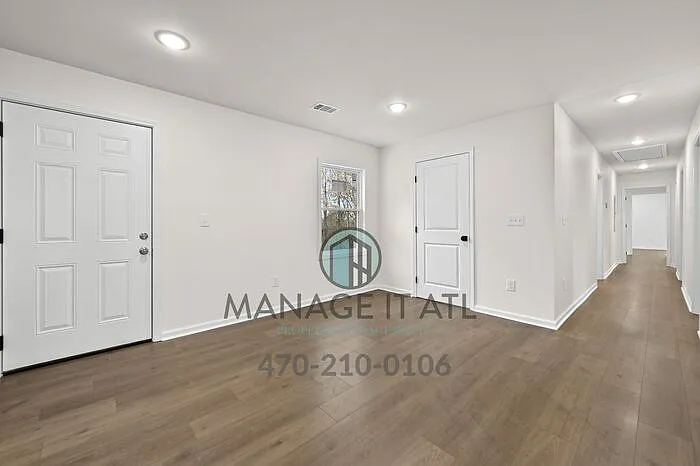 2762 Candler Rd — Photo 9