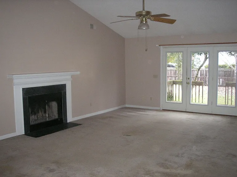 414 Saddlebrooke Rd — Photo 2