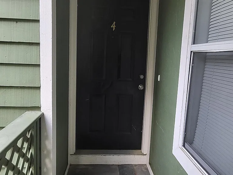 Unit Entryway