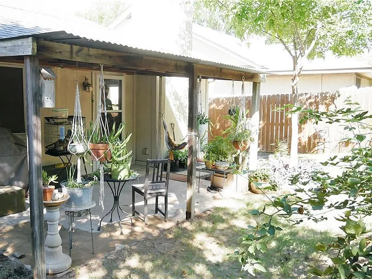9103 Wellesley Dr — Photo 16