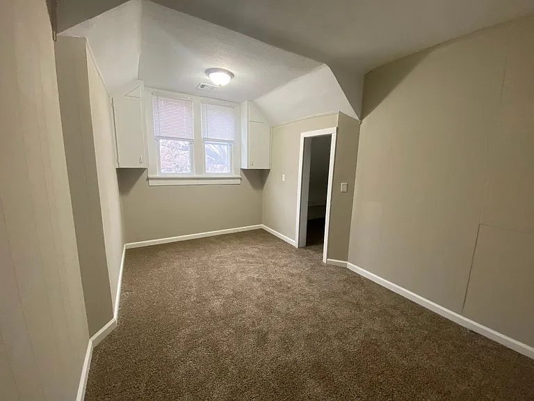 717 E 12th Ave — Photo 11