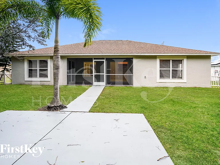 2508 NW 7th St — Photo 14