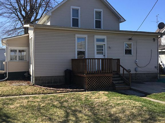 Grilling deck w/ patio pad