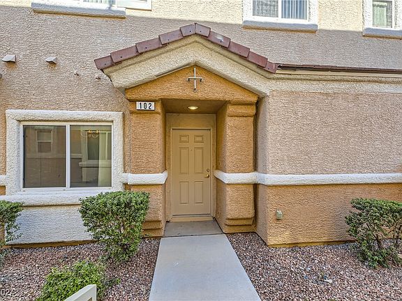 3rd image of 1066 Pleasure Ln Unit 2