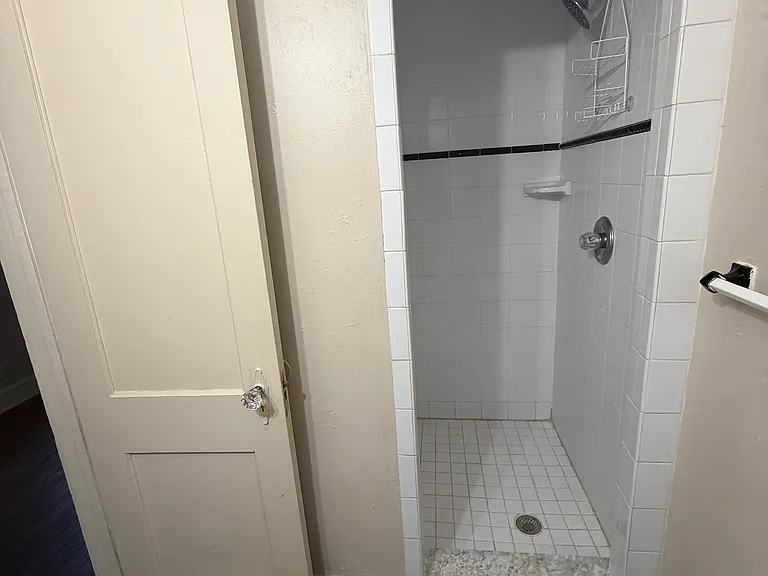824 1/2 E University Ave #4 — Photo 22